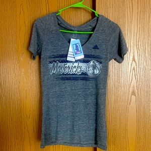 Size woman’s small adidas v cut tee new with tags